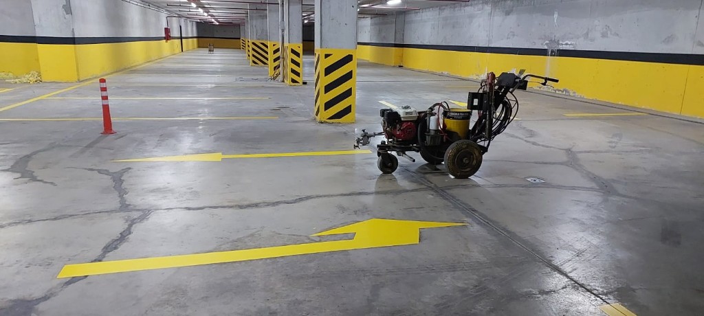 Kapalı Otopark Çizgi ve Yönlendirme Uygulaması